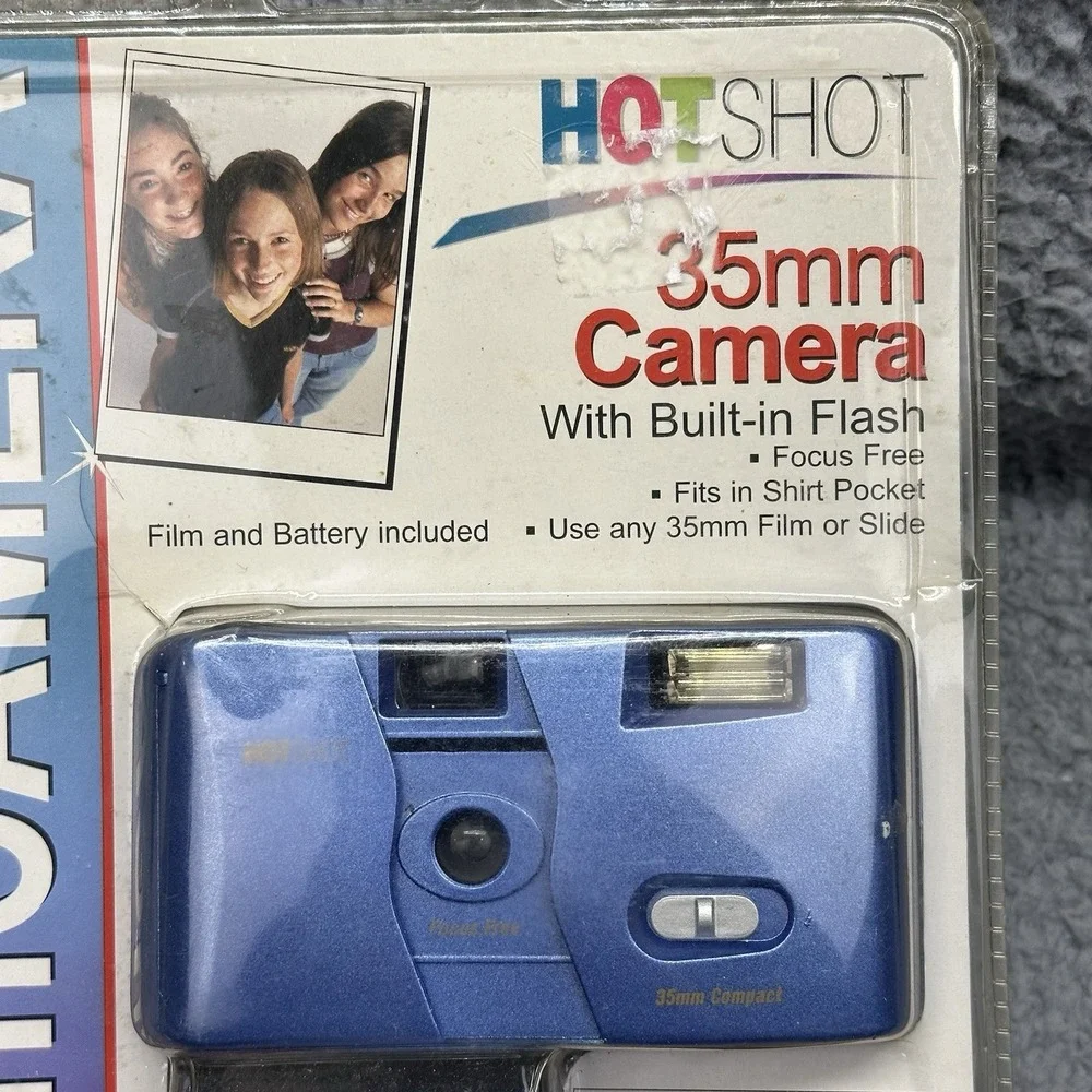 NISP‎ Vintage Sakar International 83600 Hot Shot 35 MM Camera w/ Built in Flash